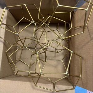 Geometric Gold Wire Decor